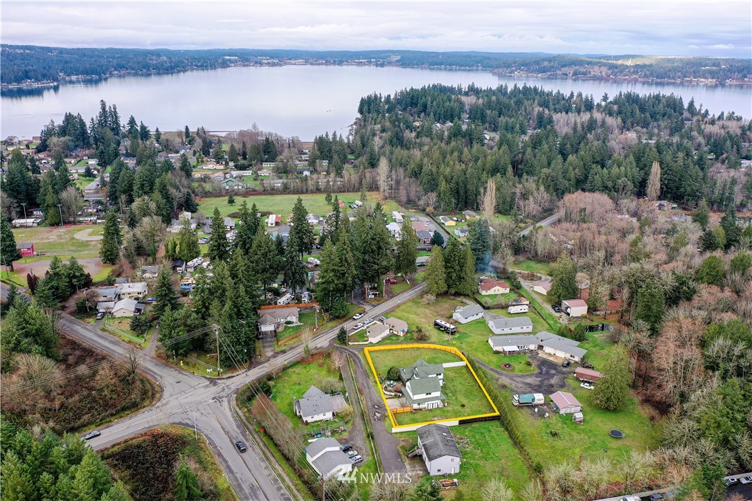2797 Erlands Point Road Northwest Bremerton, WA 98312 - Photo 3 of 39 Gallery Image 3