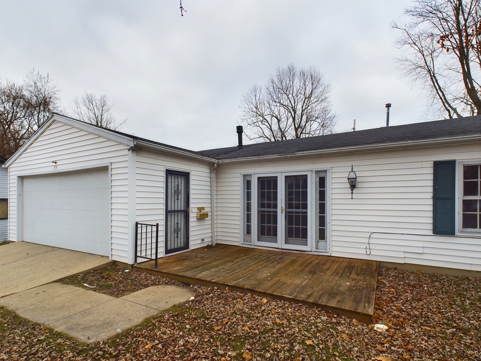 314 Eastman Road Chesterfield, IN 46017 - Photo 2 of 19