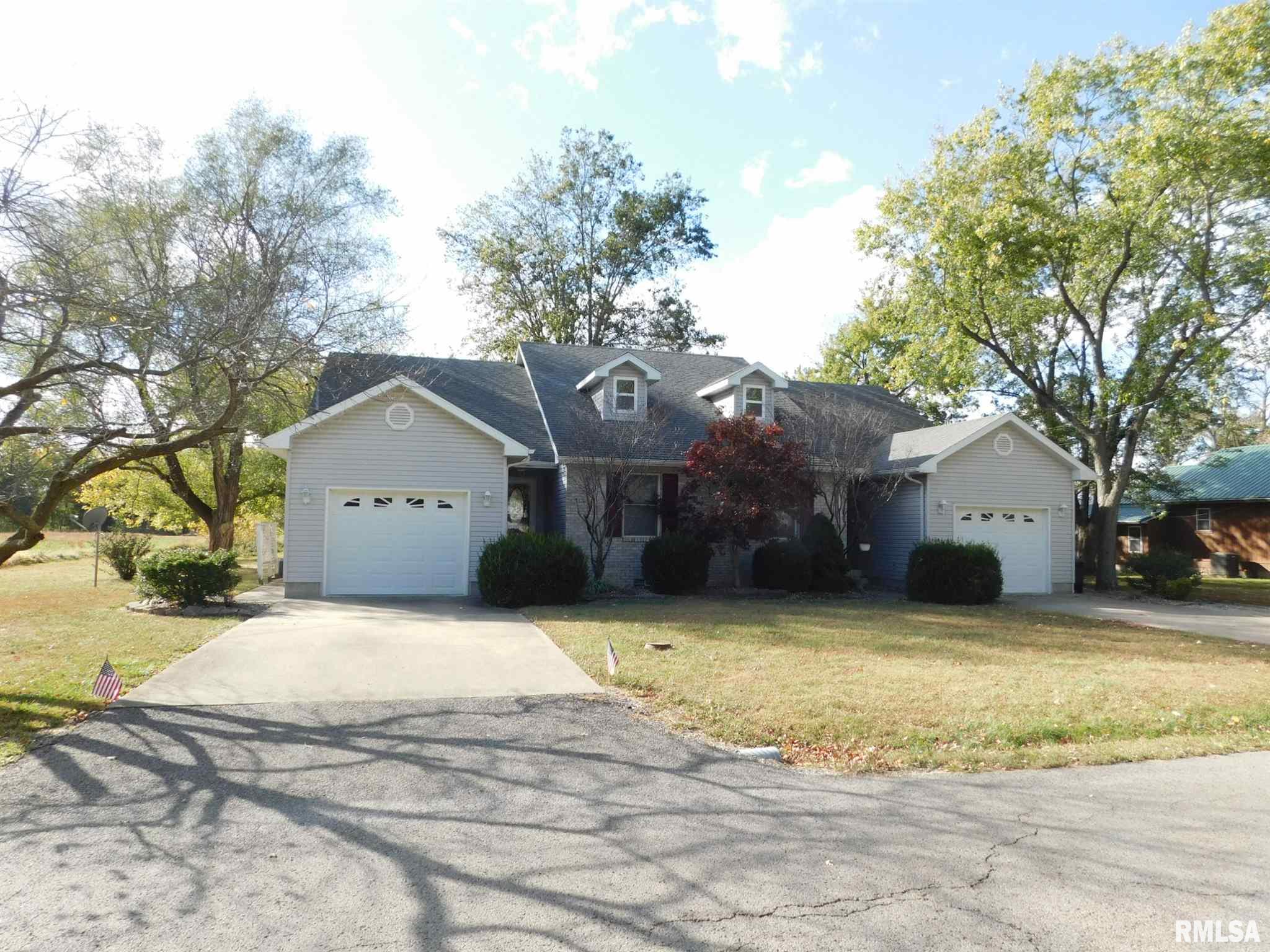 915 Roddy Road Salem, IL 62881 - Photo 1 of 13 Gallery Image 1
