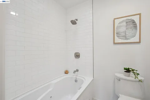 $895,000 | 6 Invincible Court, Unit F40, Alameda, CA 94501