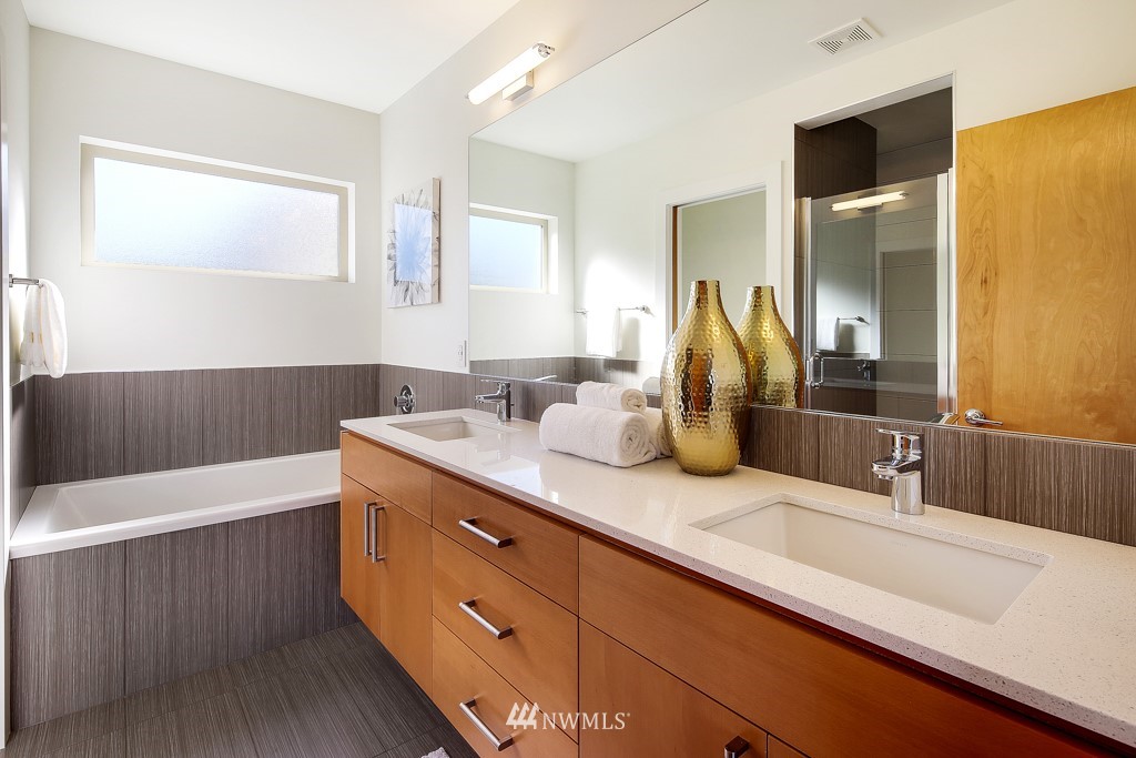 3753 Southwest Webster Street Seattle, WA 98126 - Photo 14 of 25 Gallery Image 14