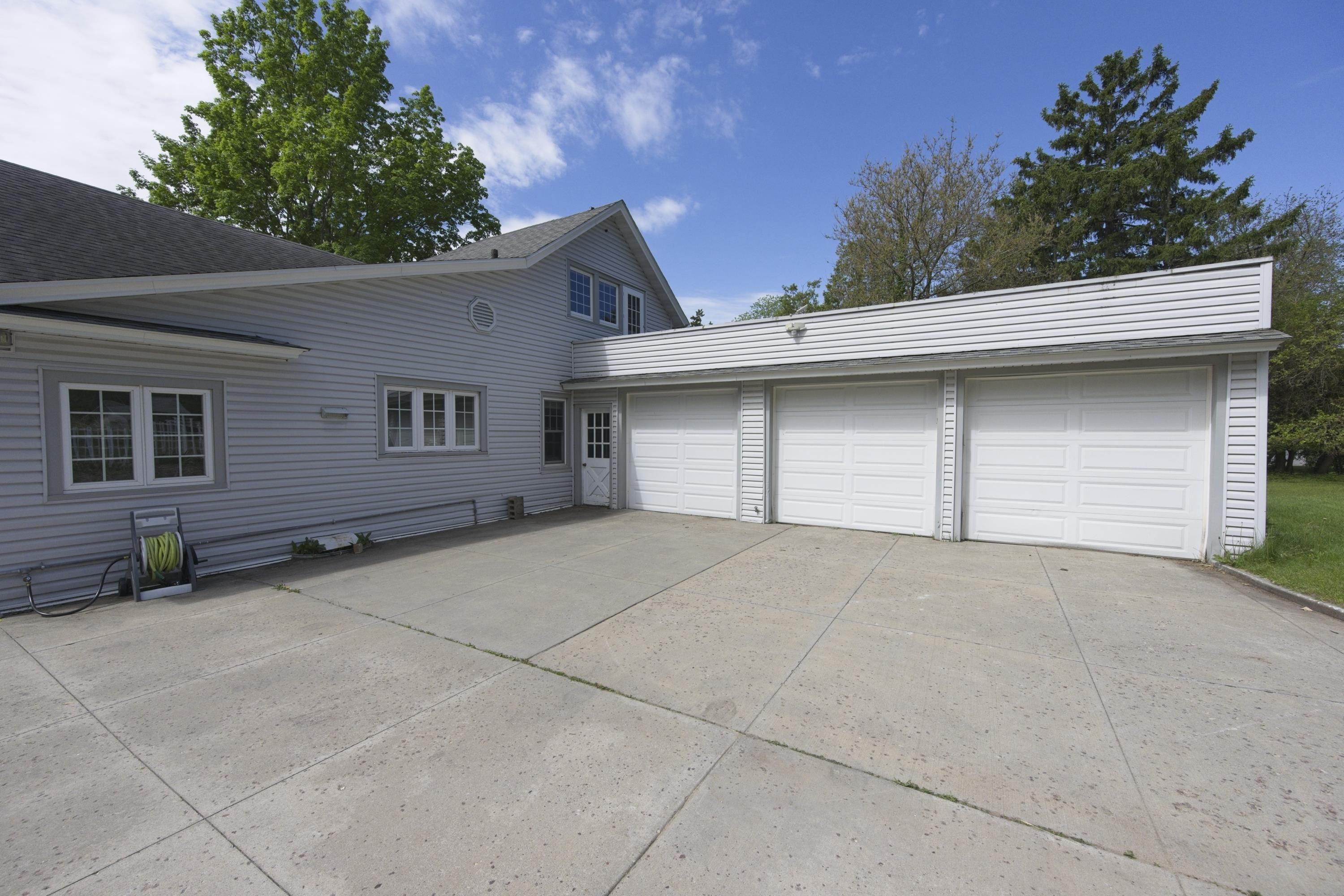 304 10th Baraboo, WI 53913 - Photo 4 of 28
