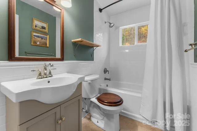 $545,000 | 219 Five Star Drive, Glenville, NC 28736