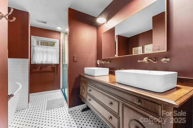 $545,000 | 219 Five Star Drive, Glenville, NC 28736