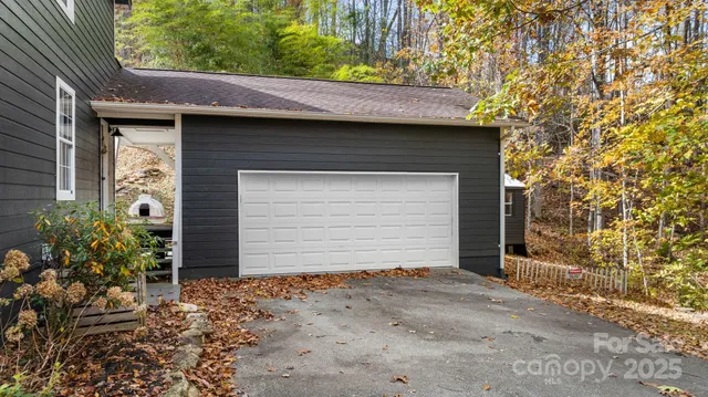 $545,000 | 219 Five Star Drive, Glenville, NC 28736