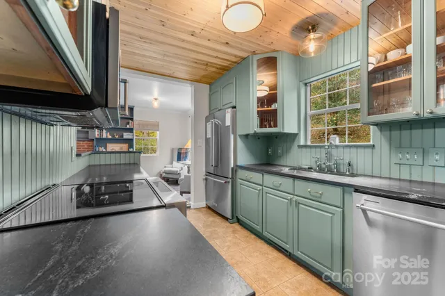 $545,000 | 219 Five Star Drive, Glenville, NC 28736