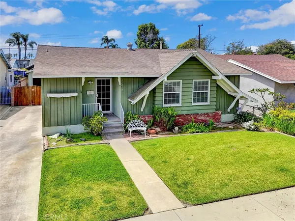 $895,000 | 11418 214th Street, Lakewood, CA 90715