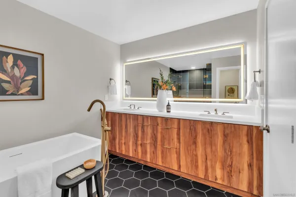 $1,579,000 | 13070 Roundup Avenue, San Diego, CA 92129