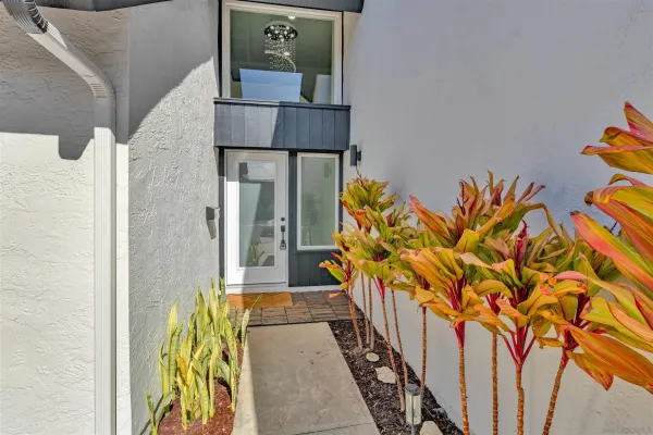 $1,579,000 | 13070 Roundup Avenue, San Diego, CA 92129