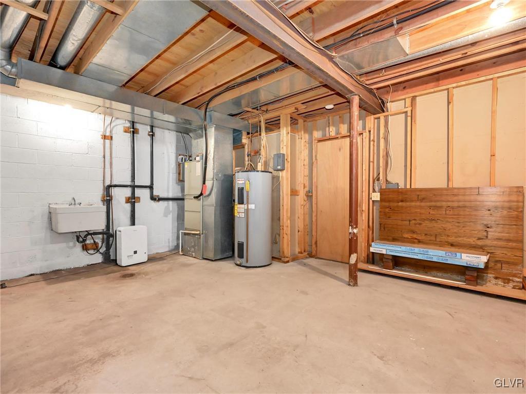 81 Winged Foot Drive Reading, PA 19607 - Photo 21 of 25 Utility Room