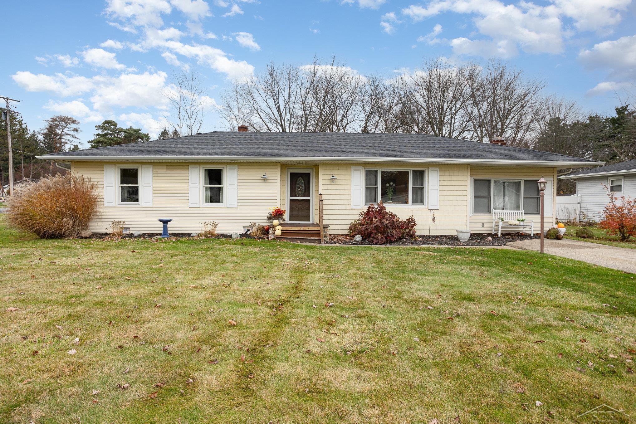 8096 Geddes Road Saginaw, MI 48609 - Photo 1 of 29 50202783-27B8958B-5BB2-45AB-BE83-8DE4D2190D41.JPG