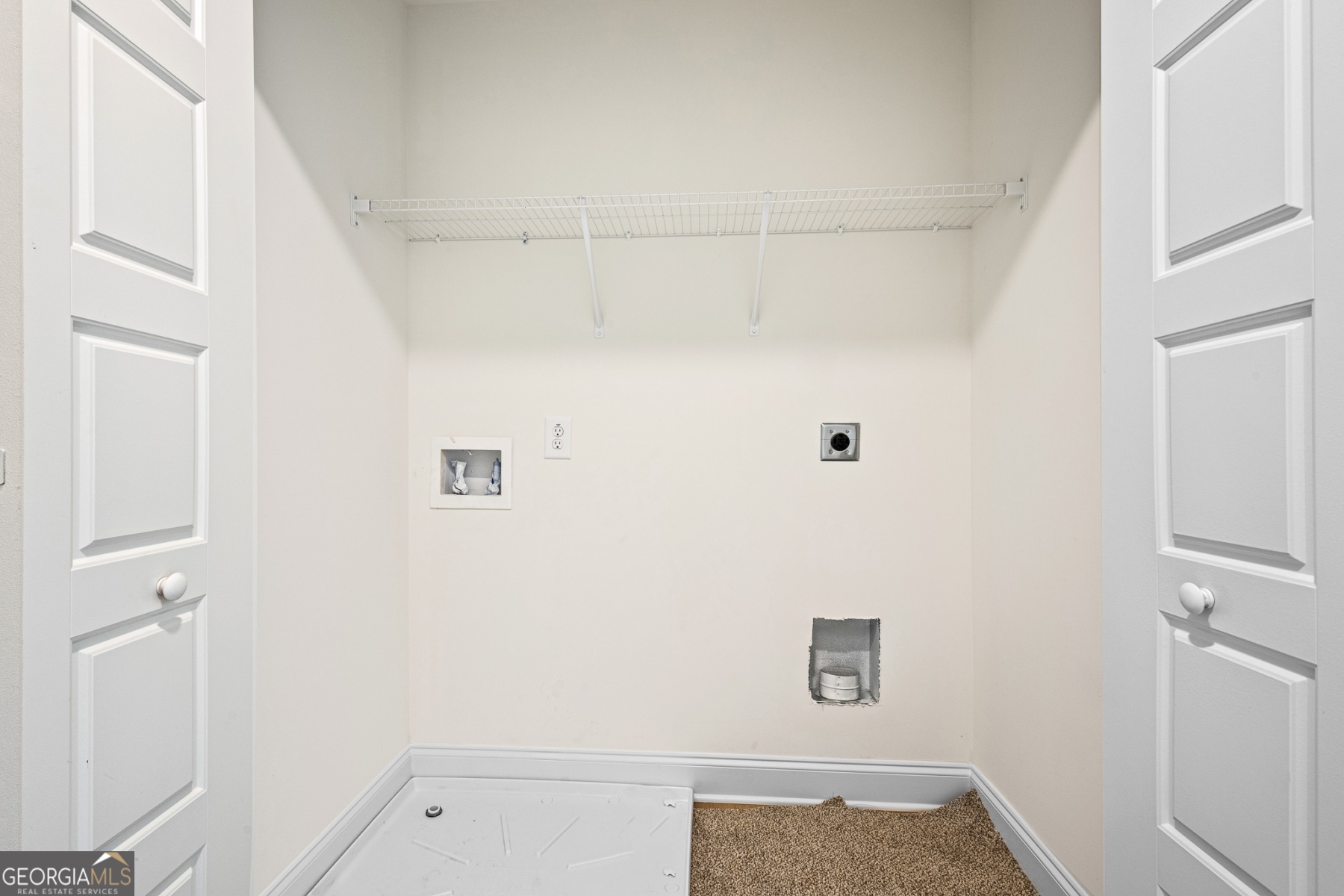 205 Starr Circle Stockbridge, GA 30281 - Photo 21 of 30 a bathroom with a shower