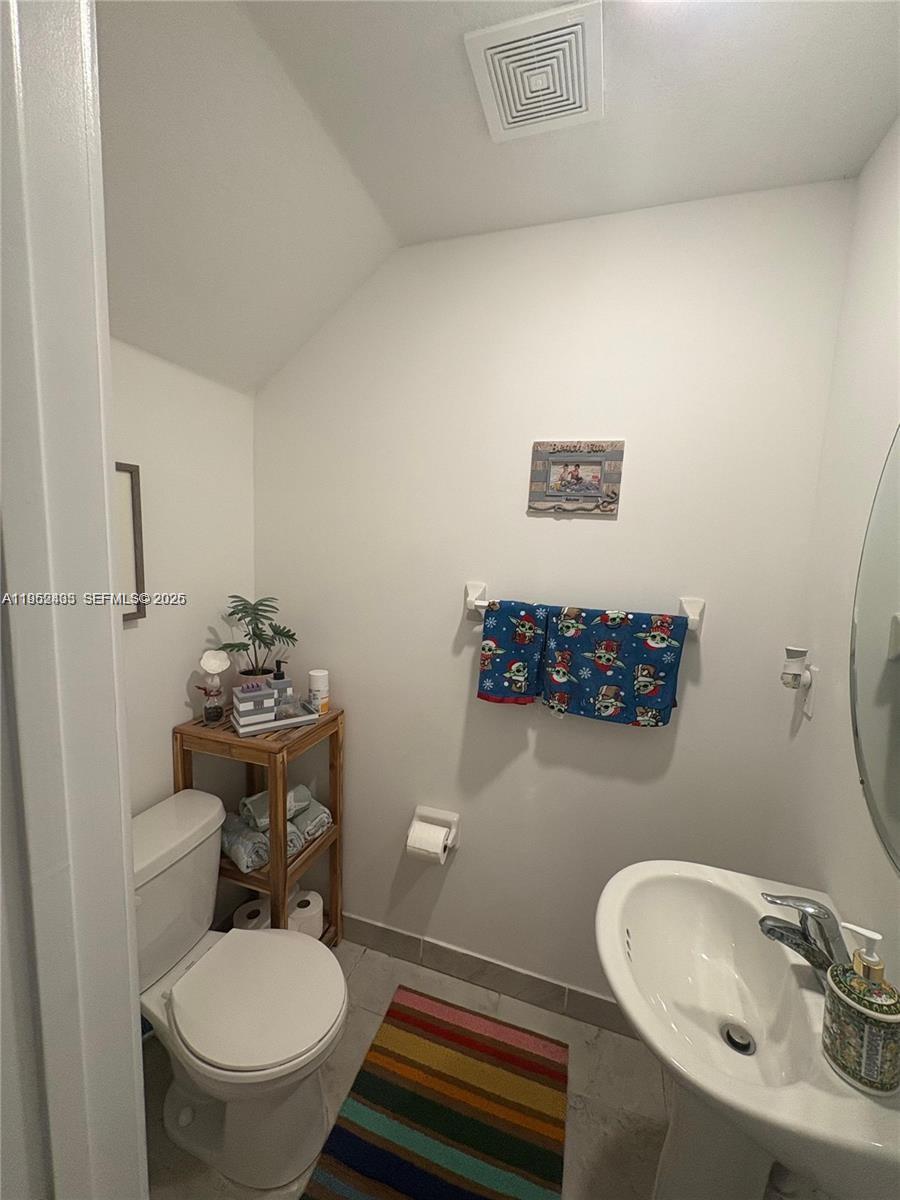 13360 Southwest 250th Street Homestead, FL 33032 - Photo 11 of 34