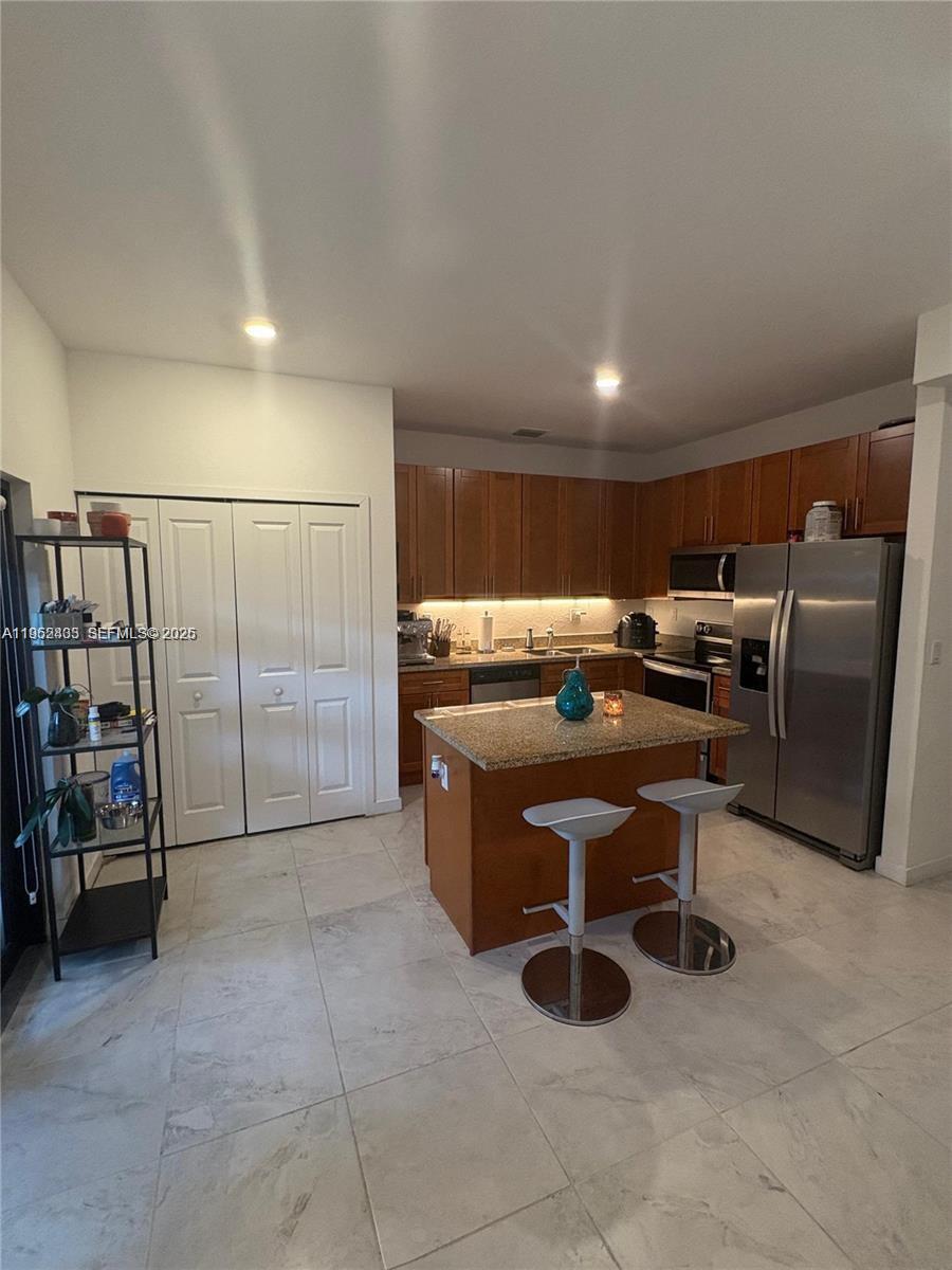 13360 Southwest 250th Street Homestead, FL 33032 - Photo 3 of 34