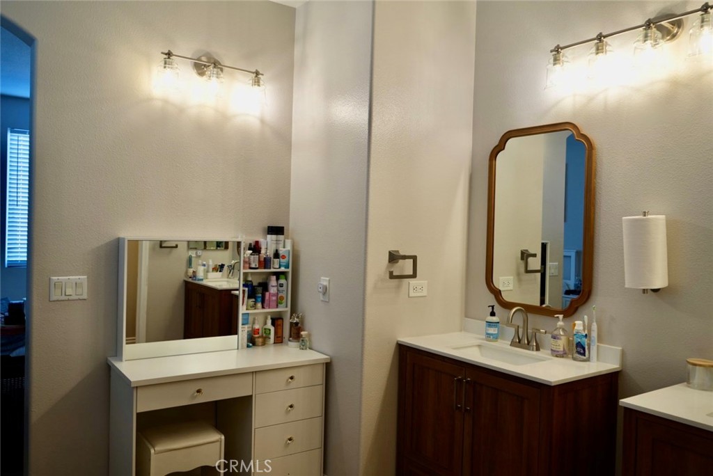 29223 Bernardo Way Valencia, CA 91354 - Photo 20 of 42