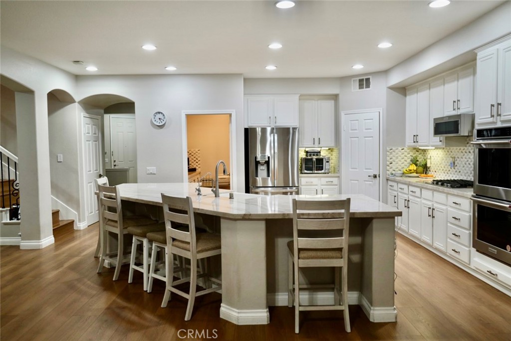 29223 Bernardo Way Valencia, CA 91354 - Photo 3 of 42