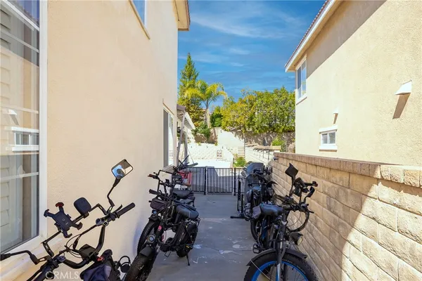 $1,149,000 | 29223 Bernardo Way, Valencia, CA 91354