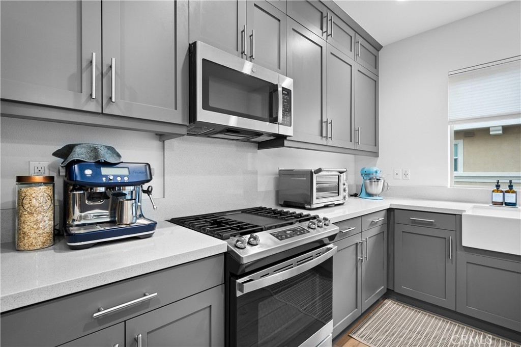 407 Coyote Pass Lake Forest, CA 92610 - Photo 11 of 40