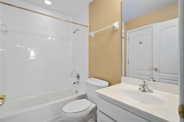 $315,000 | 13436 Fountainbleau Drive, Unit 25, Clermont, FL 34711