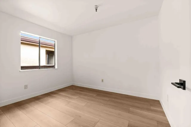 $649,000 | 711 South Bayshore Boulevard, Unit 22, San Mateo, CA 94401