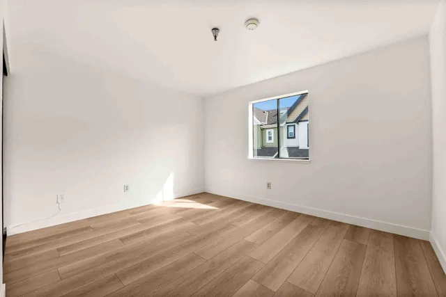 $649,000 | 711 South Bayshore Boulevard, Unit 22, San Mateo, CA 94401