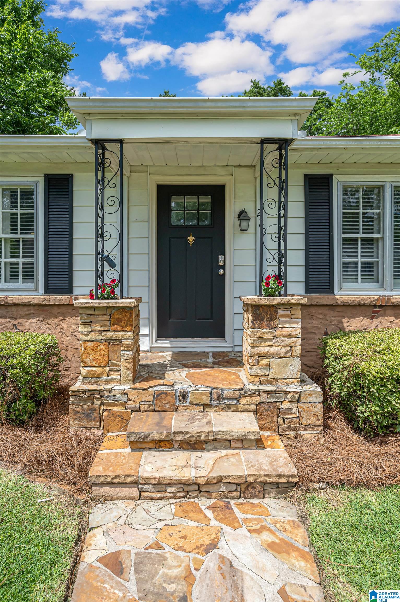 220 Raleigh Avenue Birmingham, AL 35209 - Photo 4 of 50