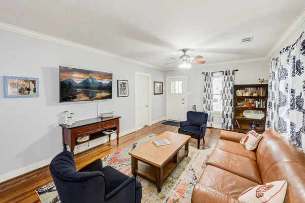 $500,000 | 408 Tabor Street, Houston, TX 77009