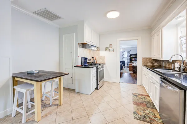 $500,000 | 408 Tabor Street, Houston, TX 77009
