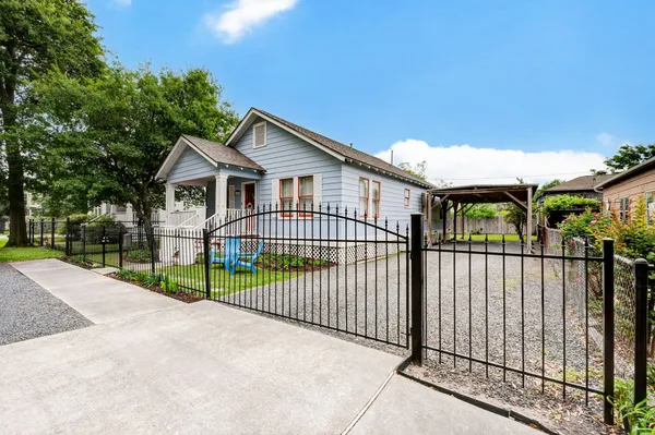 $500,000 | 408 Tabor Street, Houston, TX 77009