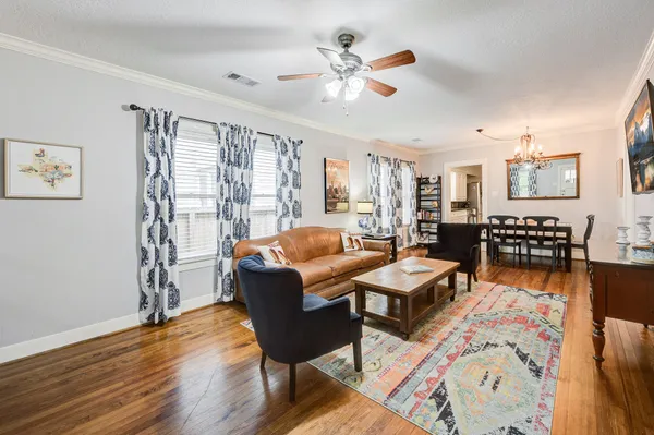 $500,000 | 408 Tabor Street, Houston, TX 77009