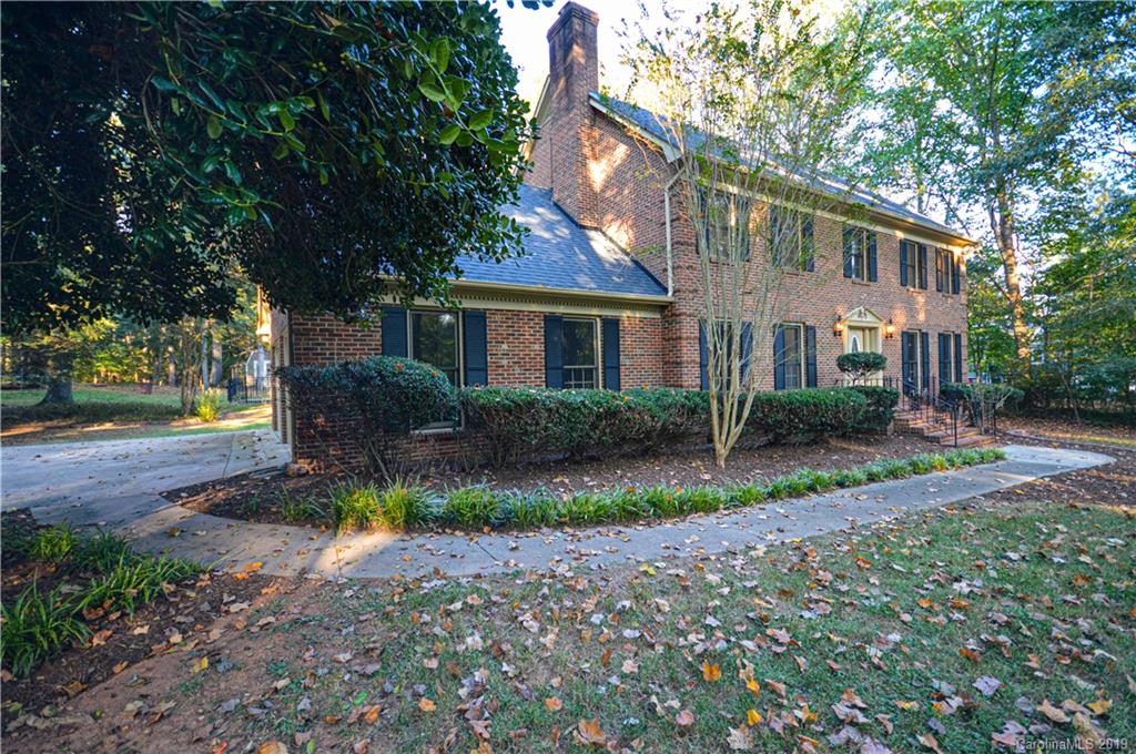 9208 4 Farms Road Charlotte, NC 28215 - Photo 2 of 41 Gallery Image 2