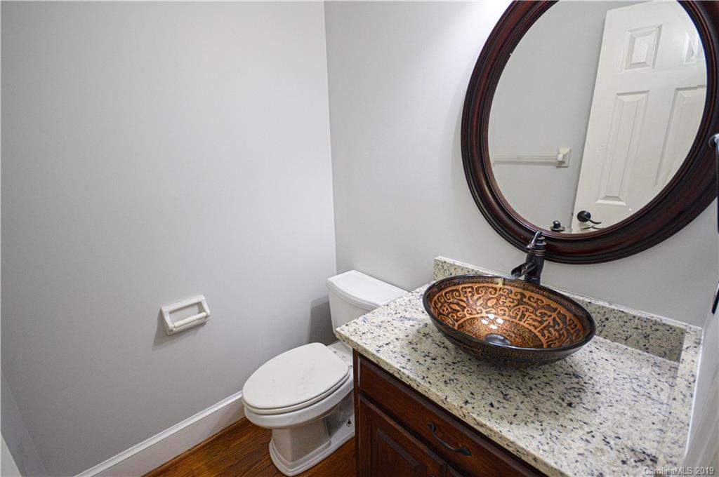 9208 4 Farms Road Charlotte, NC 28215 - Photo 14 of 41 Gallery Image 14
