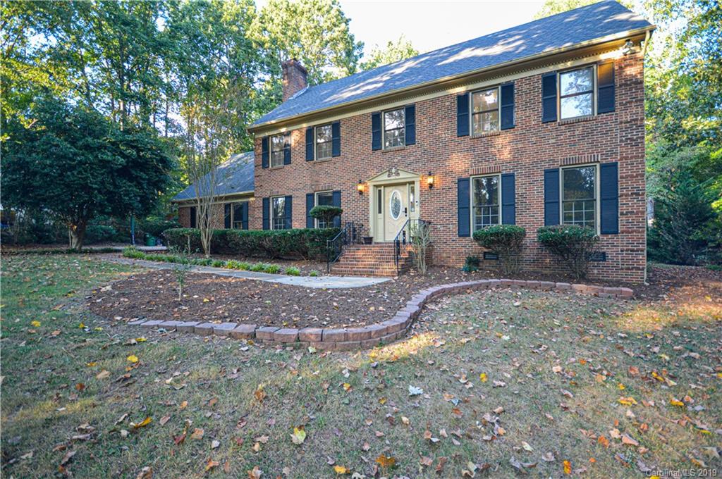 9208 4 Farms Road Charlotte, NC 28215 - Photo 3 of 41 Gallery Image 3