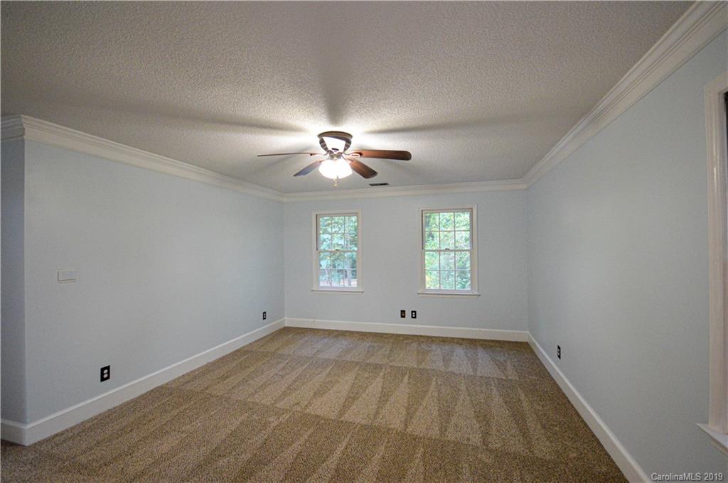 9208 4 Farms Road Charlotte, NC 28215 - Photo 28 of 41 Gallery Image 28
