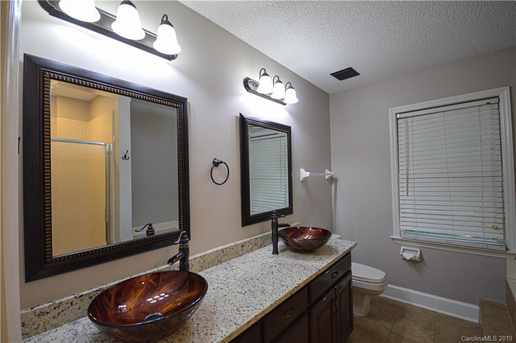 9208 4 Farms Road Charlotte, NC 28215 - Photo 32 of 41 Gallery Image 32