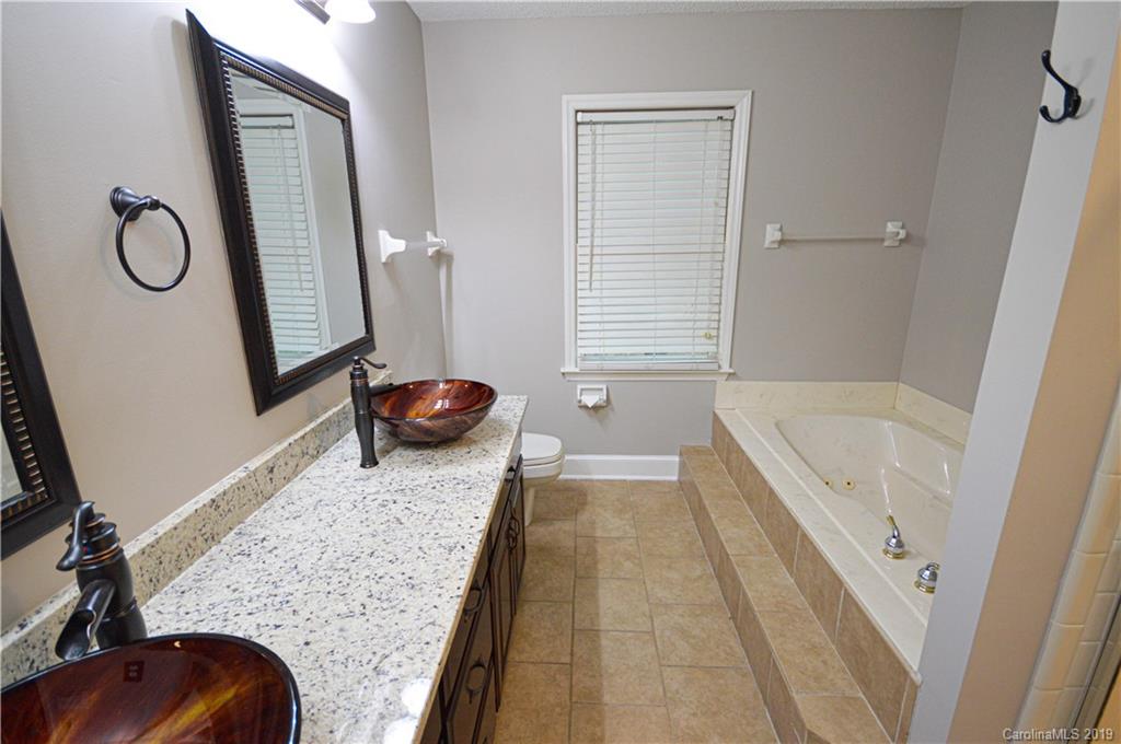 9208 4 Farms Road Charlotte, NC 28215 - Photo 33 of 41 Gallery Image 33