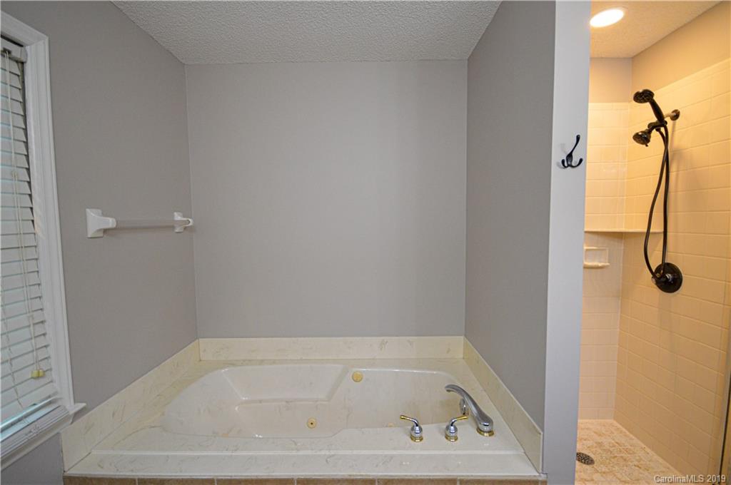 9208 4 Farms Road Charlotte, NC 28215 - Photo 34 of 41 Gallery Image 34
