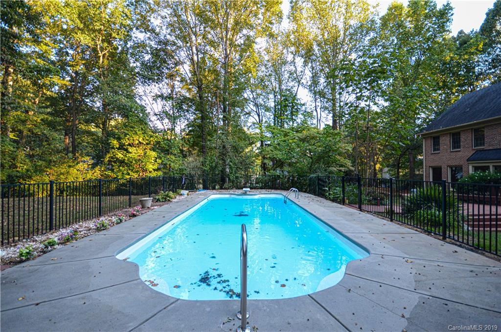 9208 4 Farms Road Charlotte, NC 28215 - Photo 38 of 41 Gallery Image 38