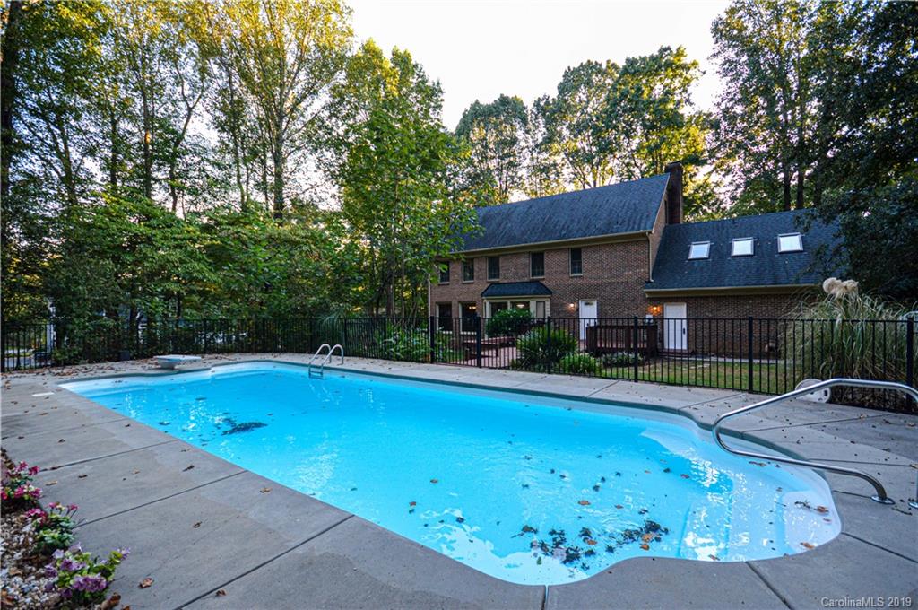 9208 4 Farms Road Charlotte, NC 28215 - Photo 39 of 41 Gallery Image 39