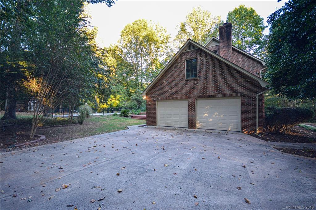 9208 4 Farms Road Charlotte, NC 28215 - Photo 41 of 41 Gallery Image 41