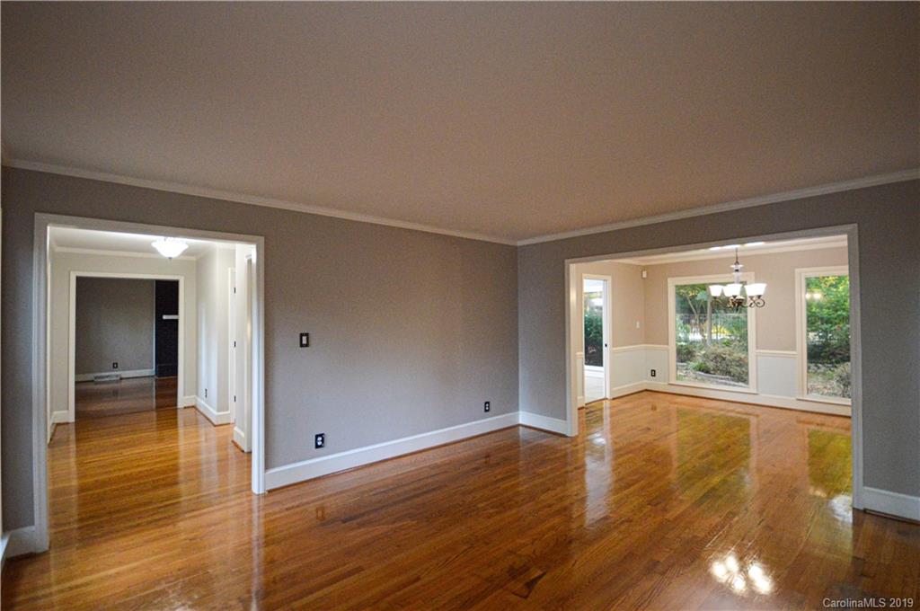 9208 4 Farms Road Charlotte, NC 28215 - Photo 7 of 41 Gallery Image 7