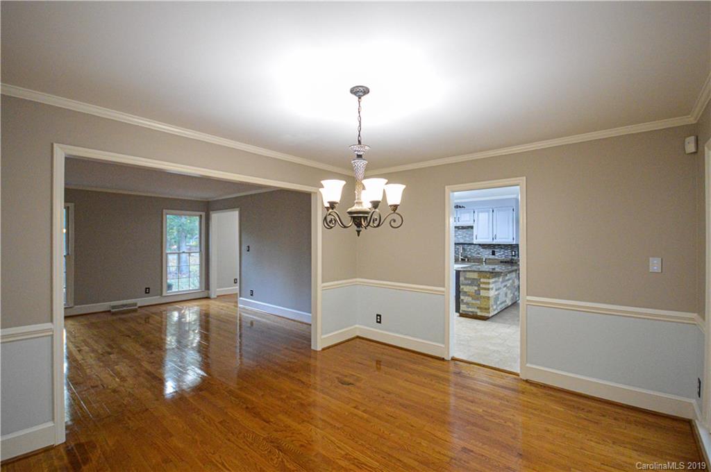 9208 4 Farms Road Charlotte, NC 28215 - Photo 9 of 41 Gallery Image 9