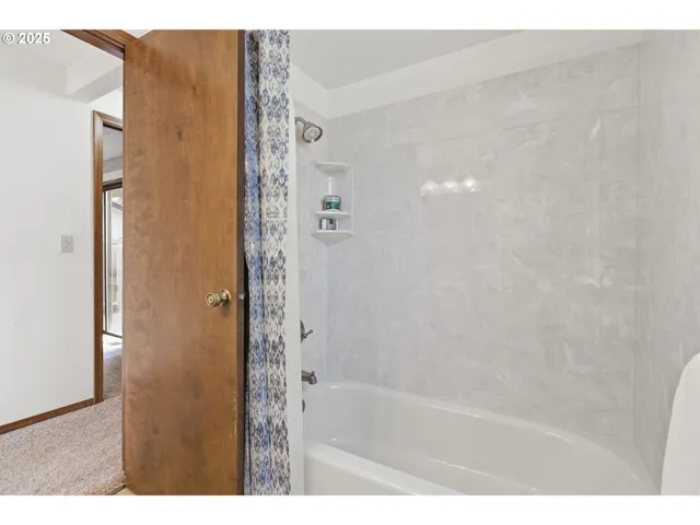 $615,000 | 993 Robin Hood Avenue, Eugene, OR 97401