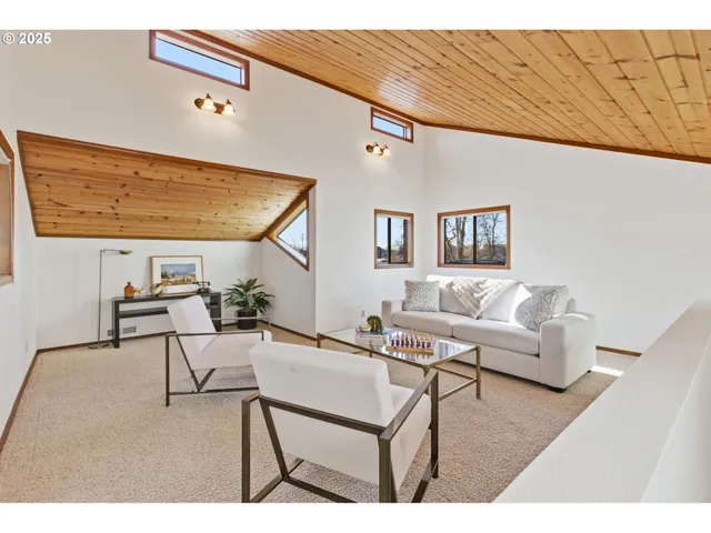 $615,000 | 993 Robin Hood Avenue, Eugene, OR 97401