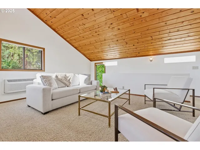 $615,000 | 993 Robin Hood Avenue, Eugene, OR 97401