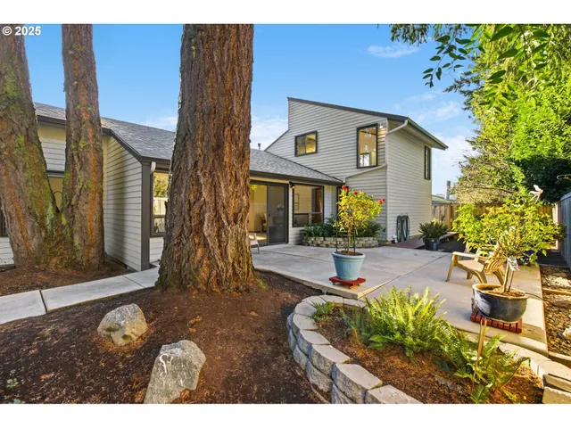 $615,000 | 993 Robin Hood Avenue, Eugene, OR 97401