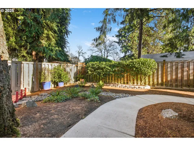 $615,000 | 993 Robin Hood Avenue, Eugene, OR 97401