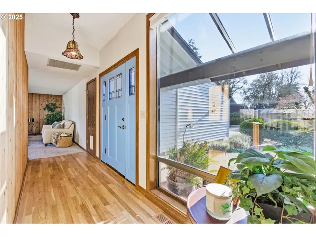 $615,000 | 993 Robin Hood Avenue, Eugene, OR 97401