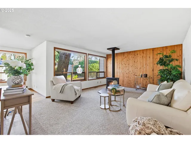 $615,000 | 993 Robin Hood Avenue, Eugene, OR 97401