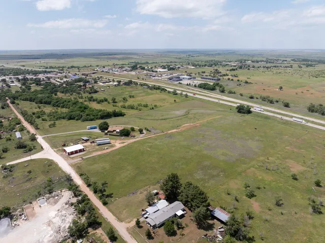 $365,000 | 1409 North Iowa Street, Shamrock, TX 79079